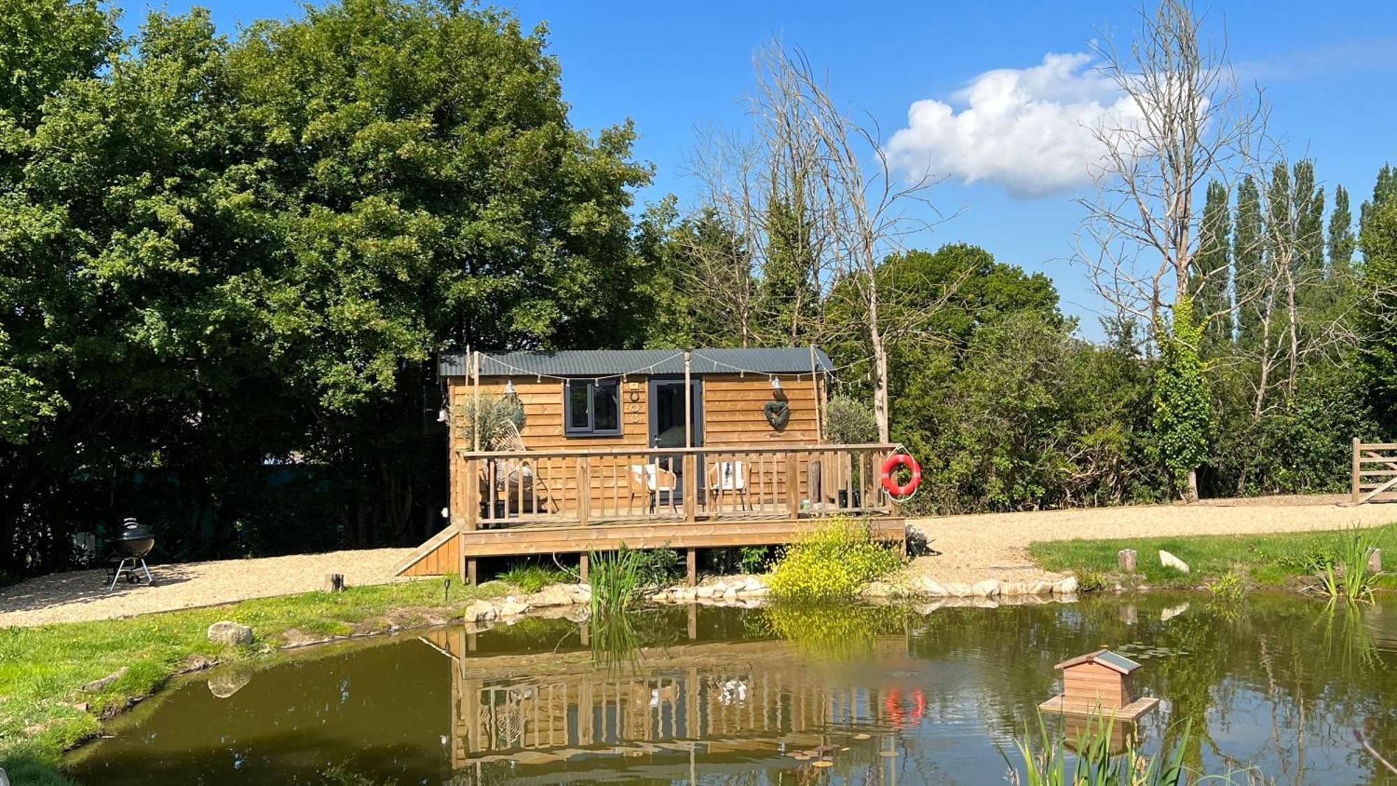 Rusty Duck Retreat Shepherds Hut Shedfield Bagian luar foto